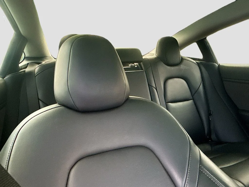 Used 2023  Tesla Base image 15
