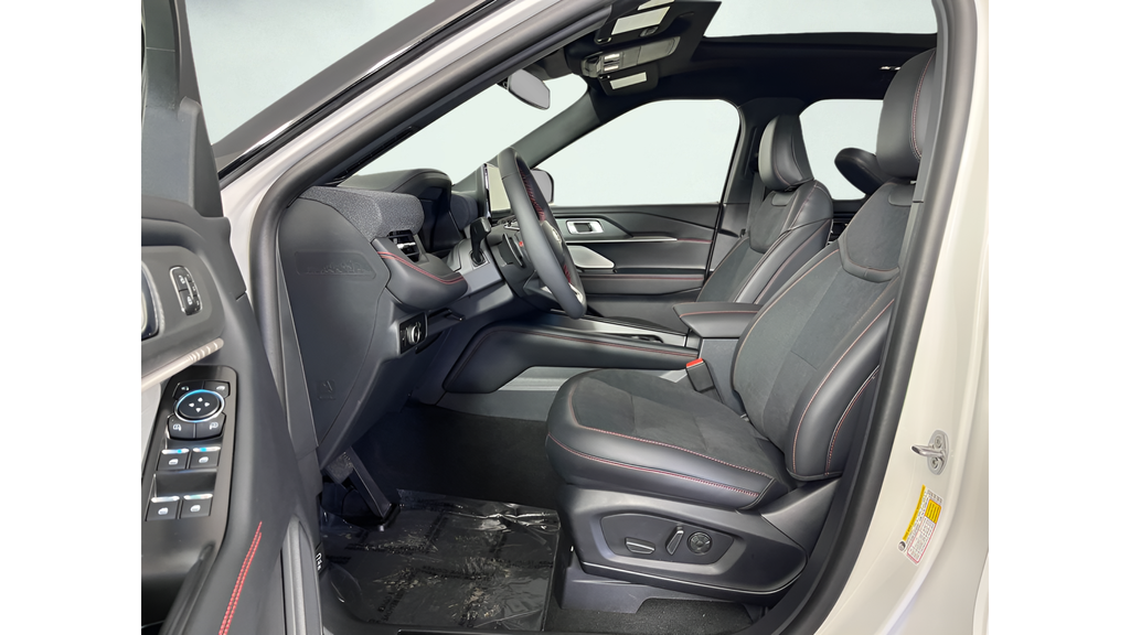 New 2026 Star White Metallic Tri-Coat Ford ST image 9