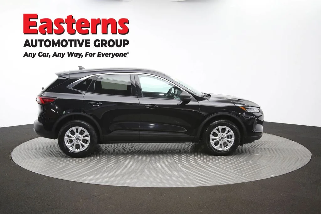Used 2023 Black Ford Active image 44