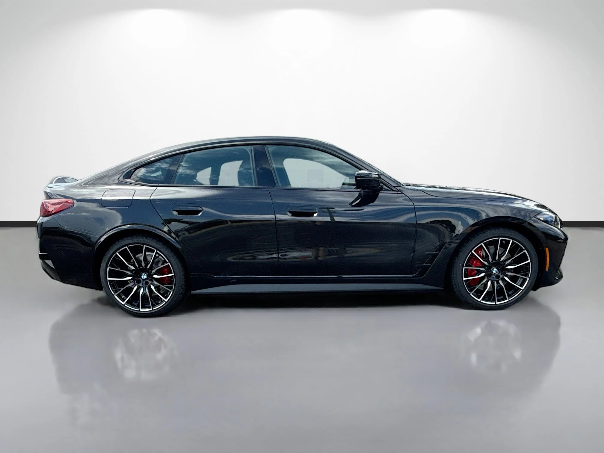 New 2026 Black Sapphire Metallic BMW M60 image 2
