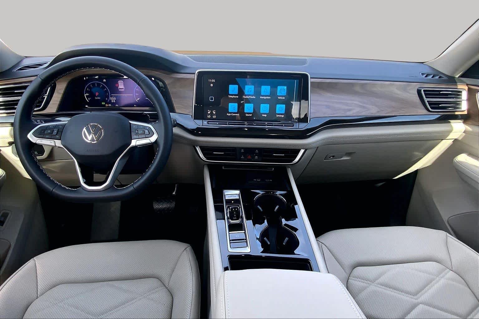 New 2026 Opal White Pearl Volkswagen 2.0T SE w/Technology image 5