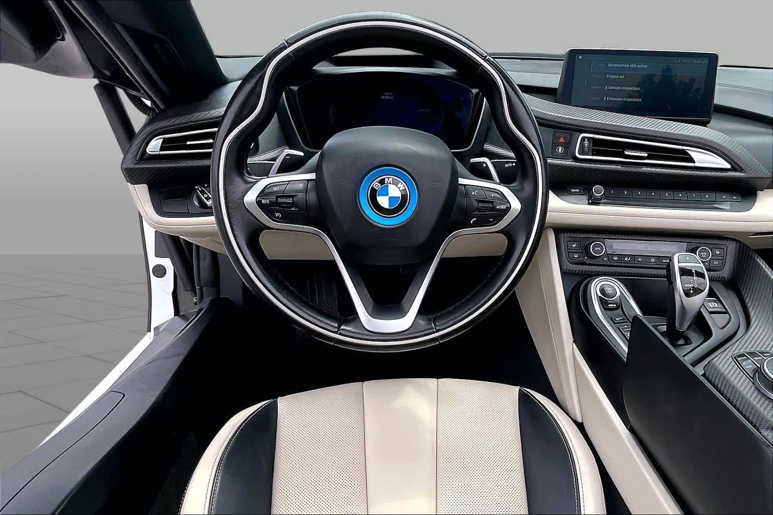 Used 2019 Crystal White Pearl Metallic w/Frozen Gray Accent BMW  image 5