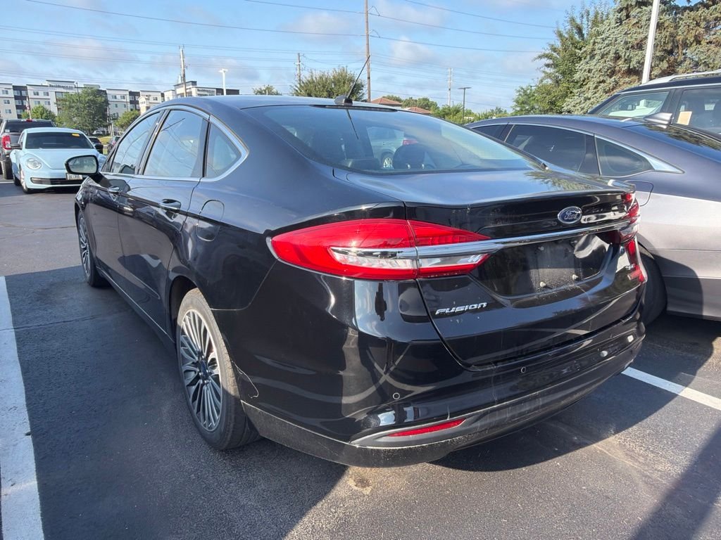 Used 2017 Shadow Black Ford SE image 2