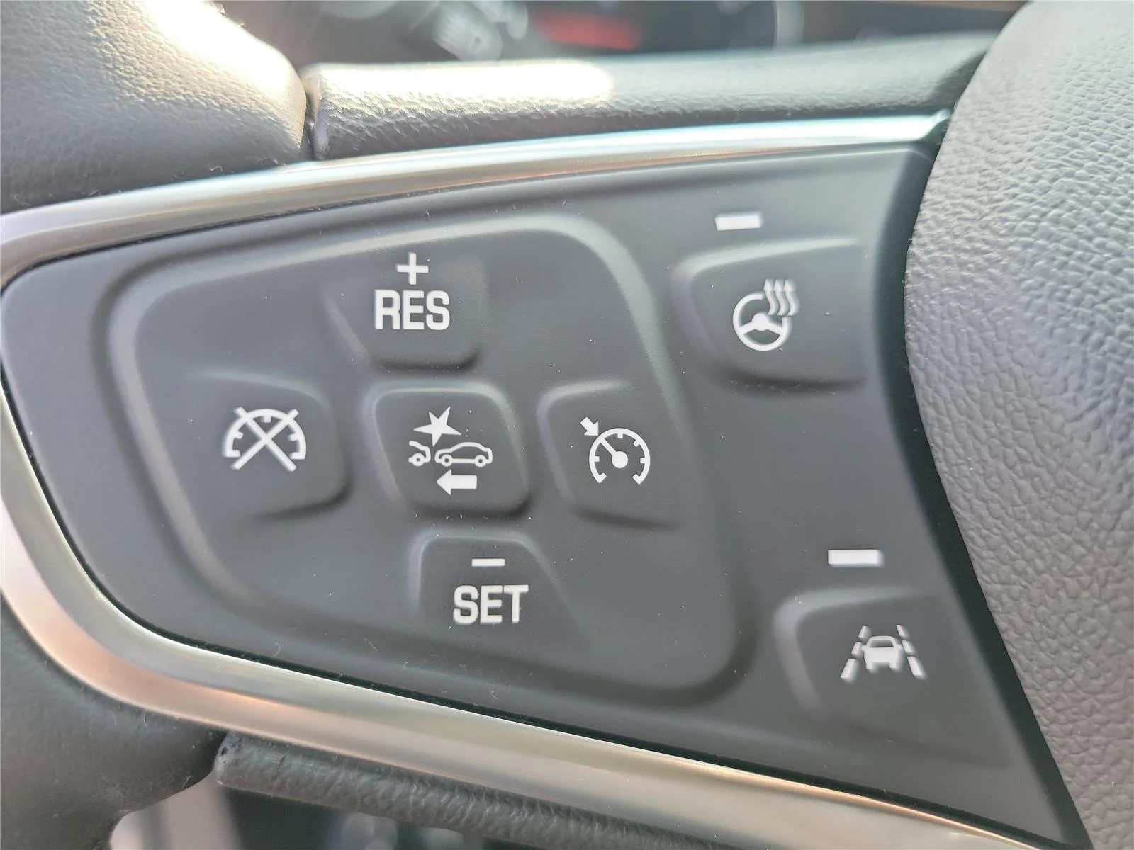 Used 2024 Lakeshore Blue Metallic Chevrolet LT image 21