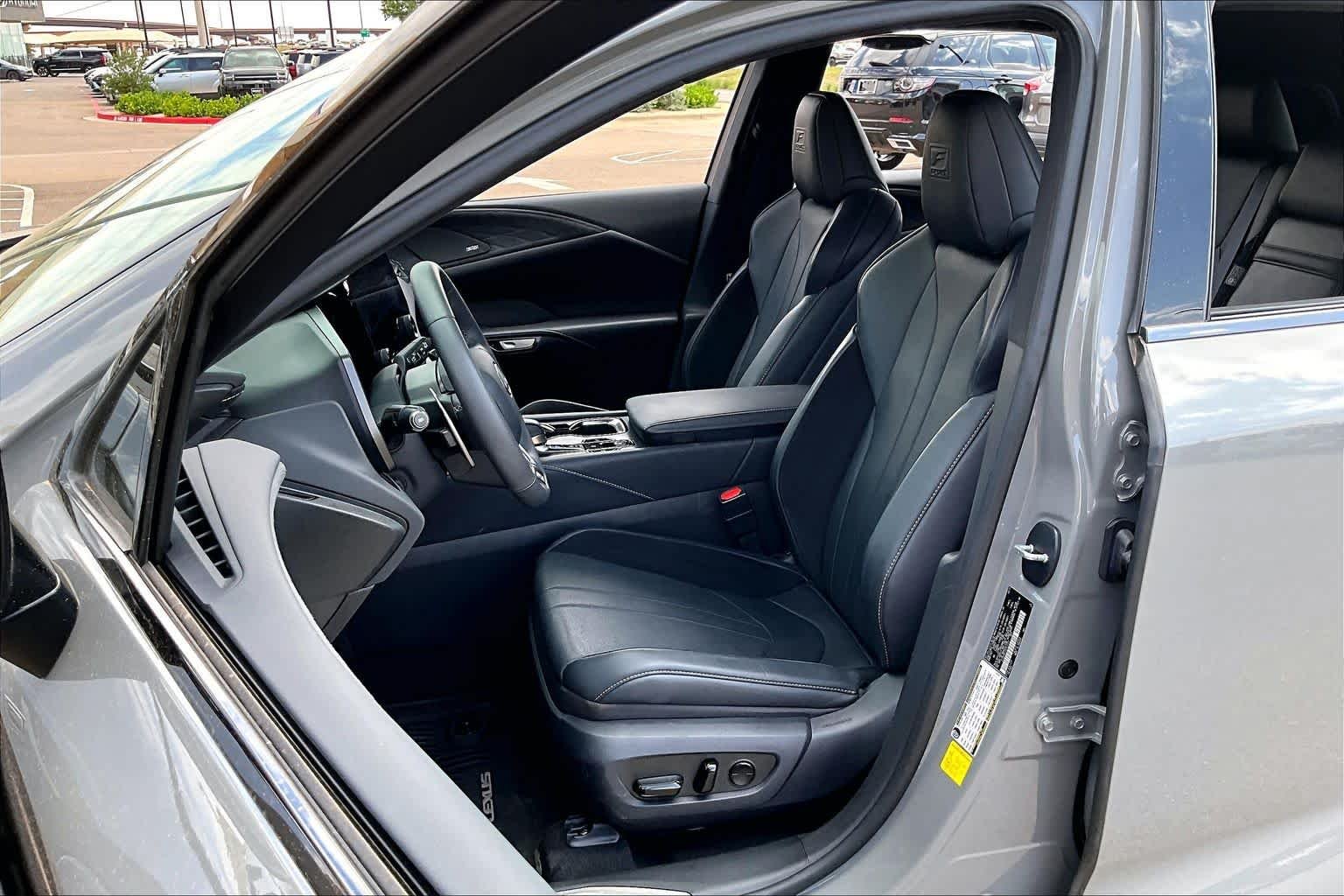 Used 2025 Incognito Lexus F SPORT Performance image 8