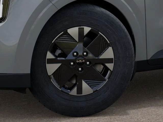 New 2027 Ceramic Silver Kia LXS image 9