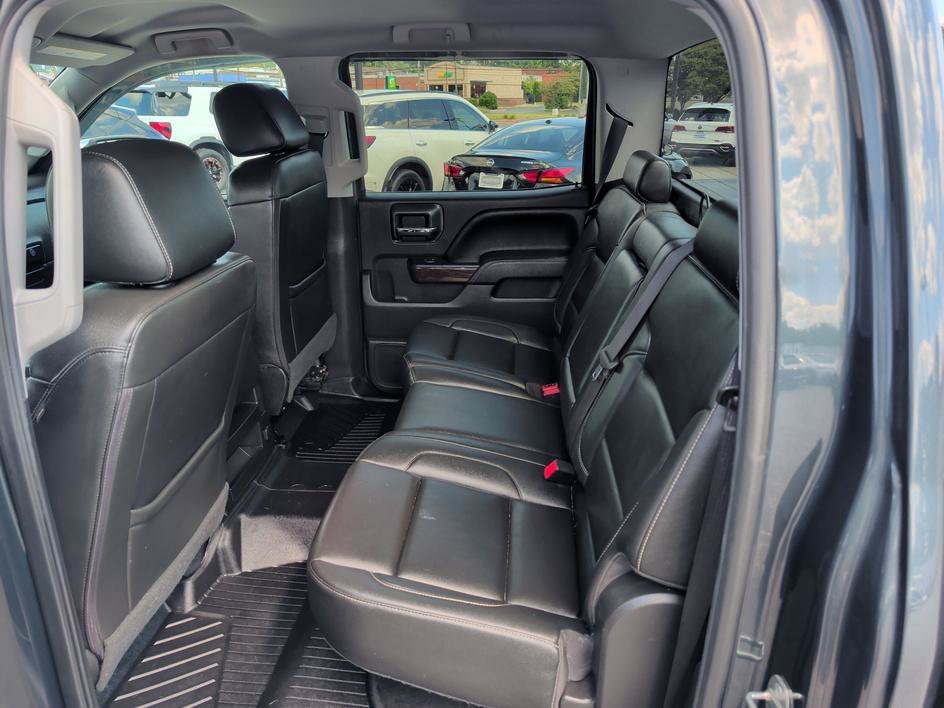 Used 2018 Dark Slate Metallic GMC SLT image 9