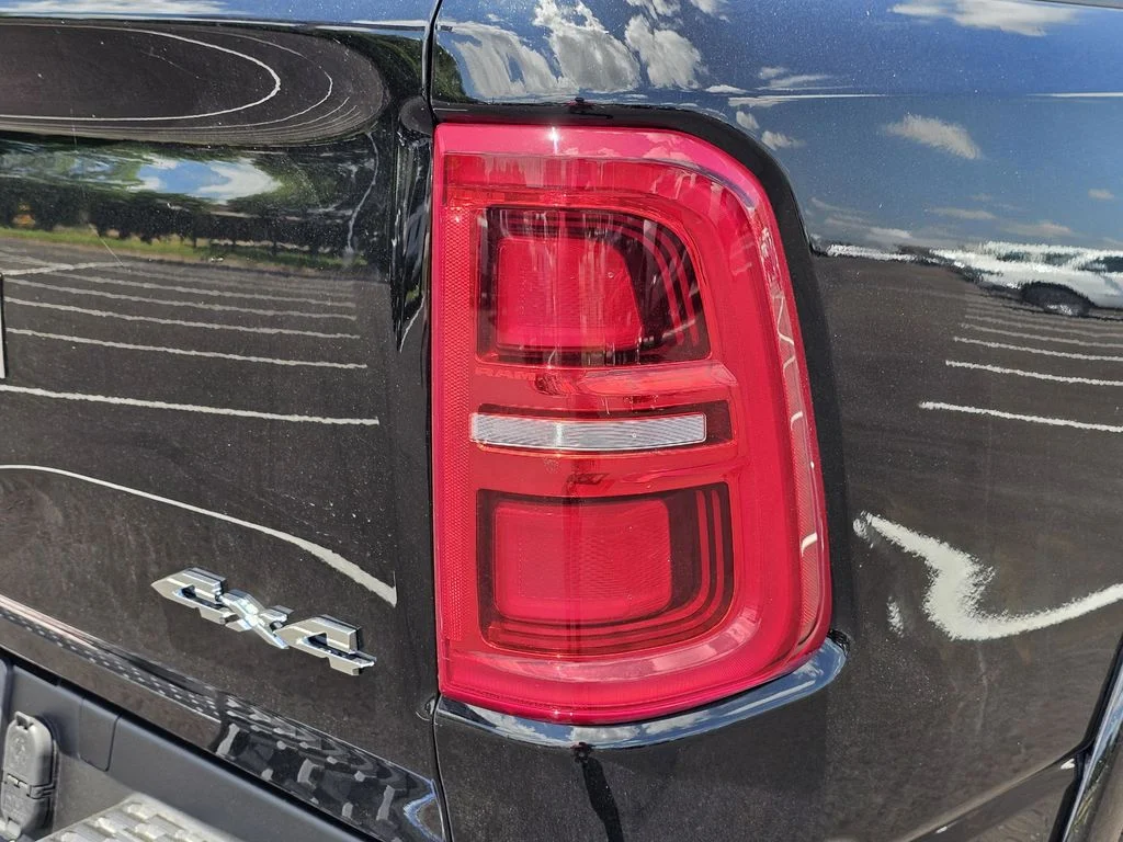 New 2026 Diamond Black Crystal Pearl-Coat Exterior Paint RAM Limited image 10
