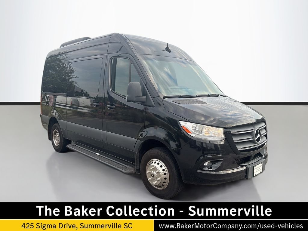 Used 2023 Black Mercedes-Benz Smartliner image 1