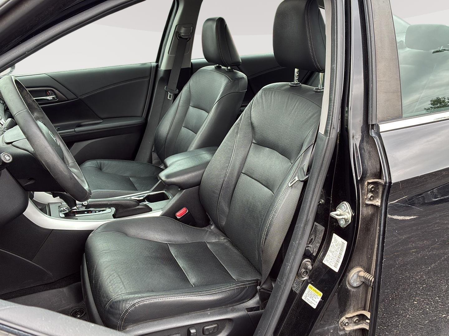 Used 2015 Alabaster Silver Metallic Honda EX-L image 3