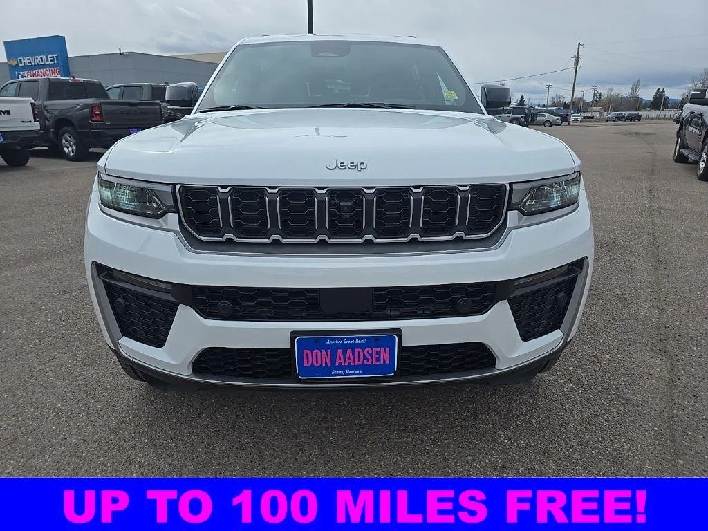 New 2026 Bright White Clear-Coat Exterior Paint Jeep Limited image 2