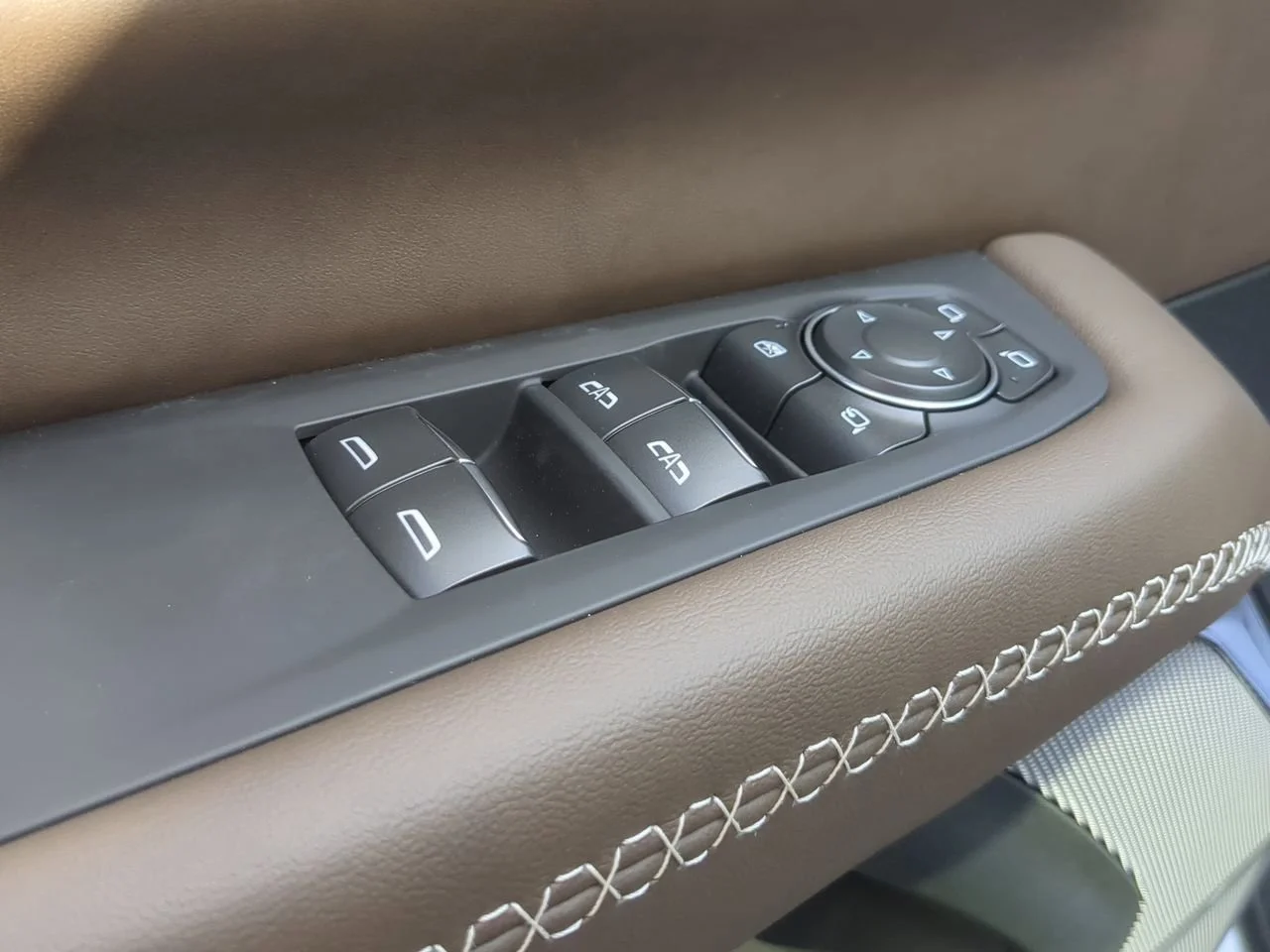 New 2026 Glacier White Tricoat GMC Denali Ultimate image 24
