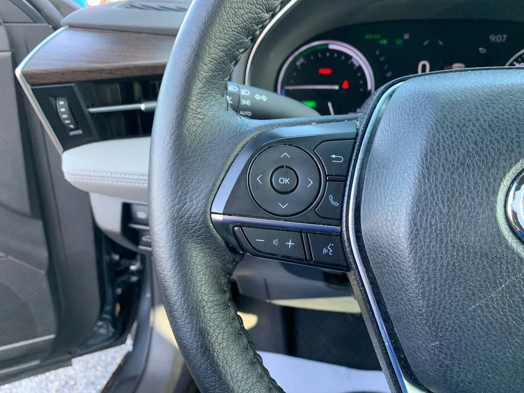 Used 2021 Gray Toyota XLE Plus image 27