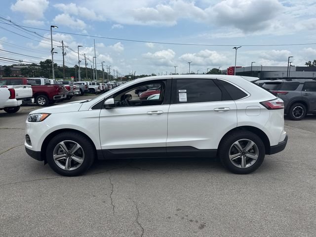 Used 2023 White Ford SEL image 2
