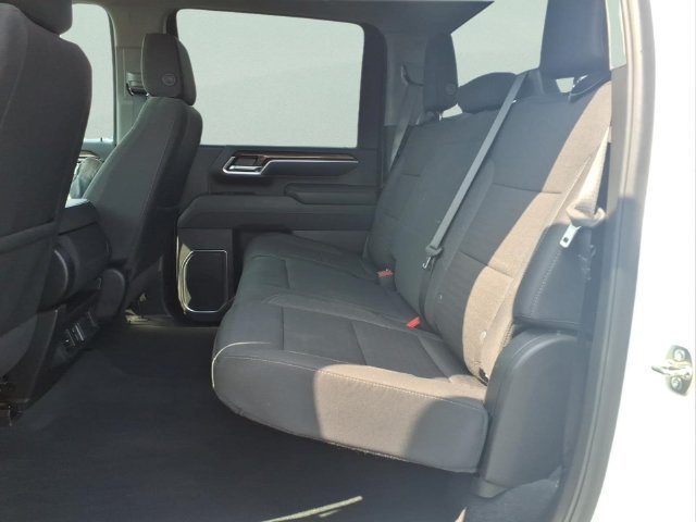 Used 2025 Summit White Chevrolet LT image 18