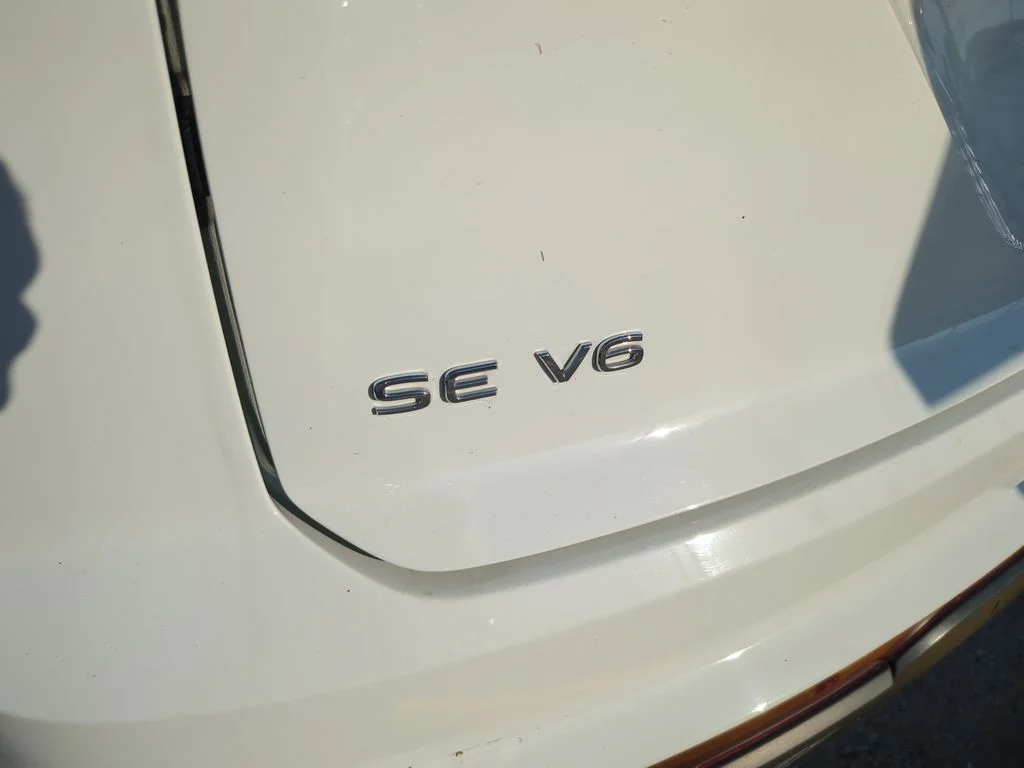 Certified Used 2023 White Volkswagen 3.6L V6 SE w/Technology image 4