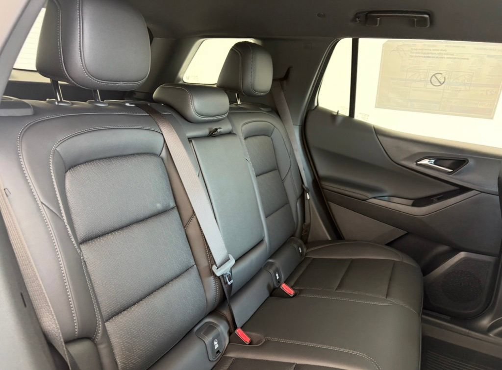2027 Chevrolet Equinox LT - Photo 31
