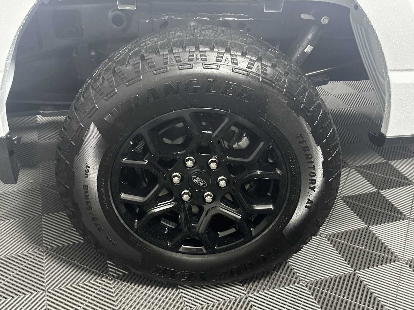 2025 Ford F-150 XLT - Photo 17