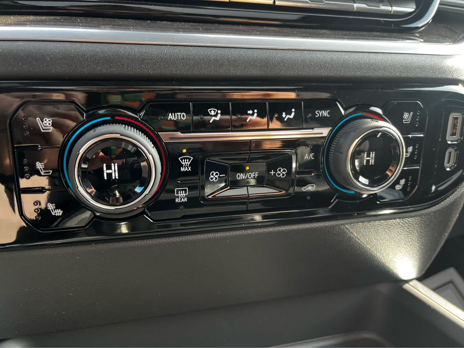 2026 Chevrolet Silverado 3500 HD LTZ - Photo 48