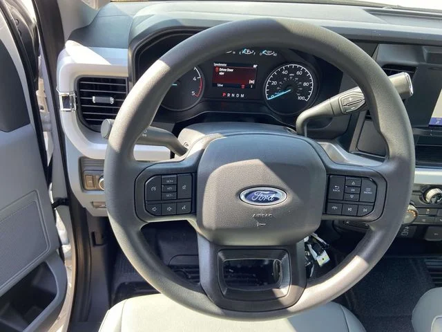 New 2026 Oxford White Ford XL image 14