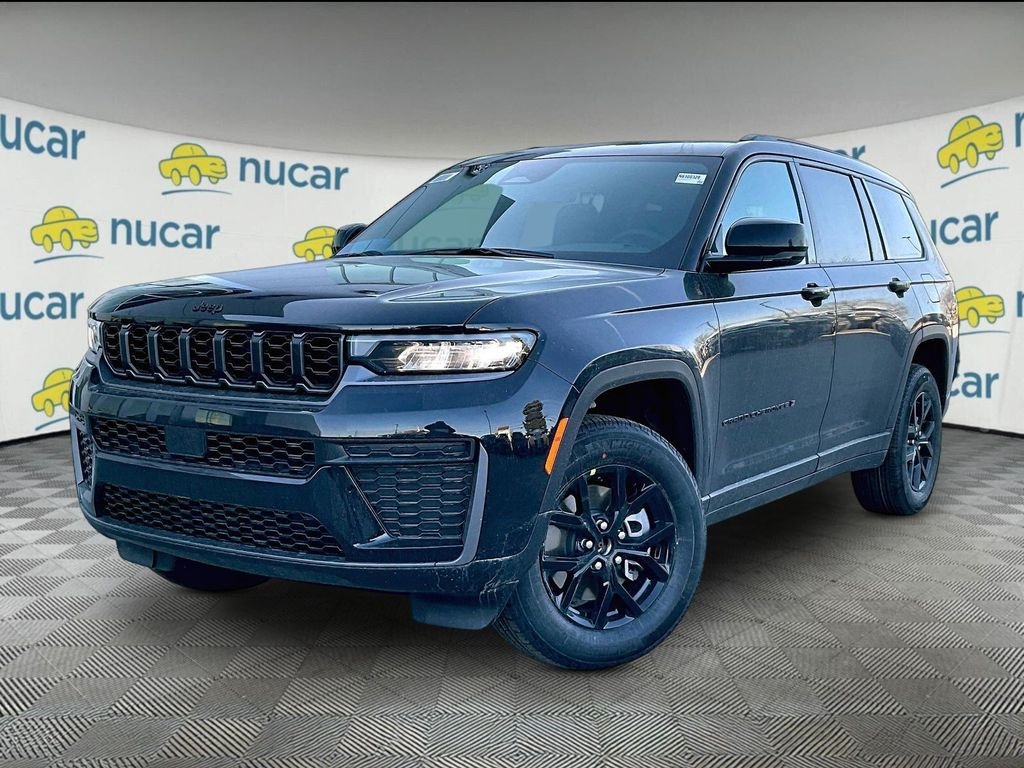 New 2026 Diamond Black Crystal Pearlcoat Jeep Laredo image 4
