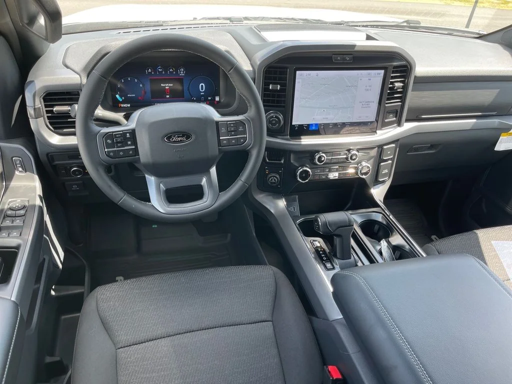 New 2026 Avalanche Ford XLT image 3
