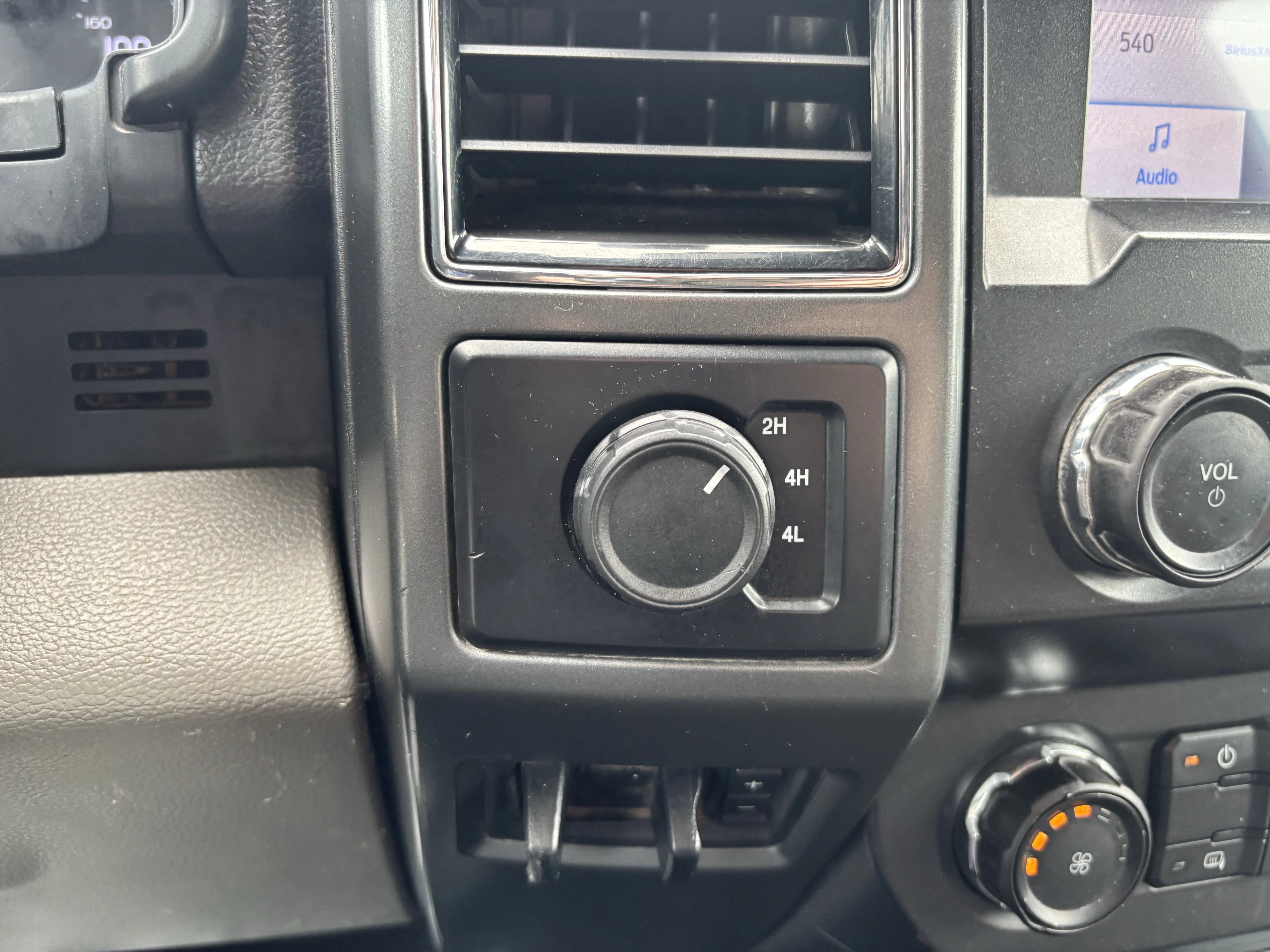 Used 2022 Oxford White Ford XLT image 52