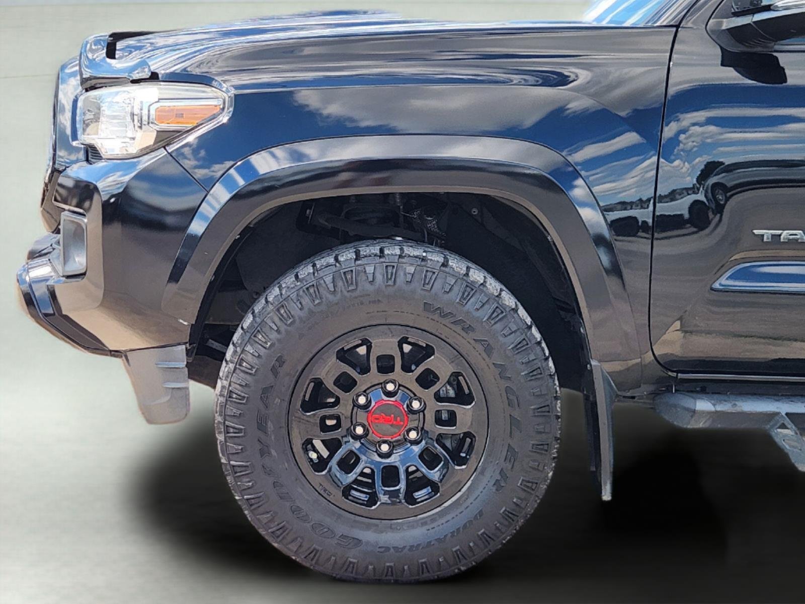 2019 Toyota Tacoma photo 8 of 33