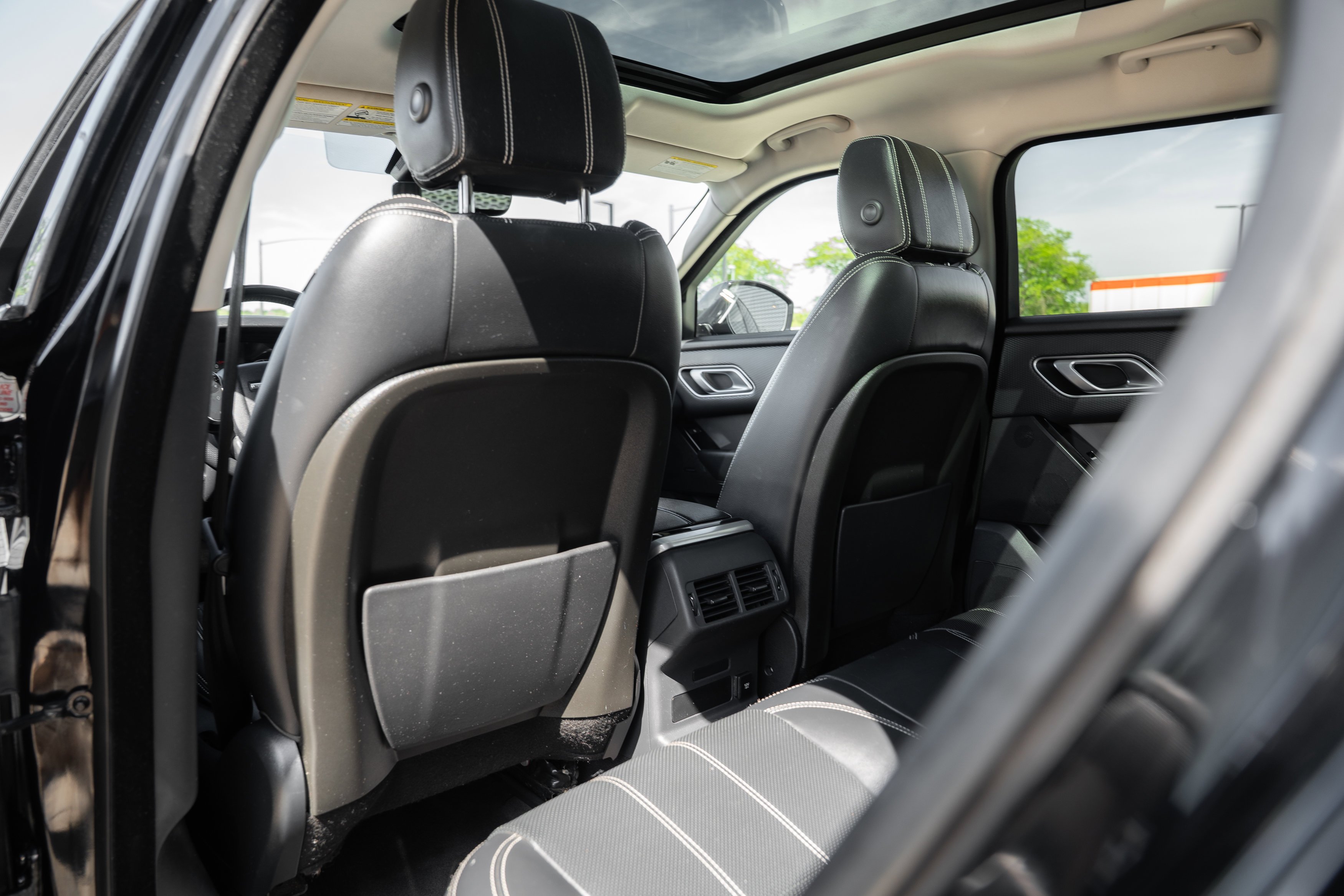 Used 2020 Santorini Black Metallic Land Rover S image 25