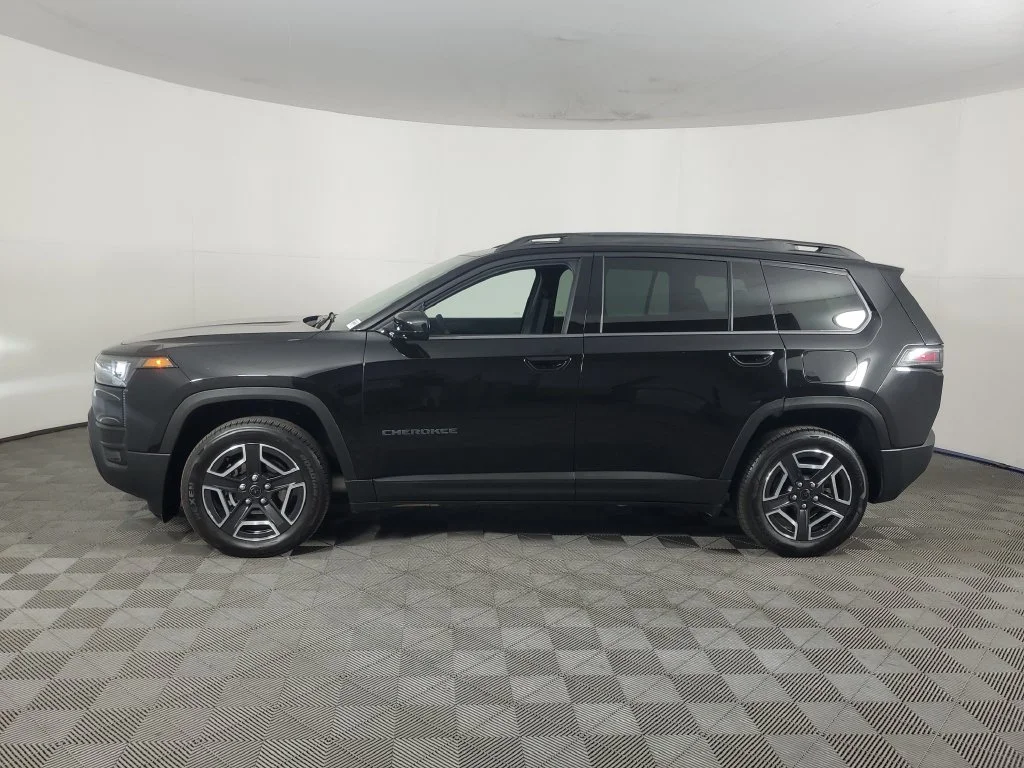 Used 2026 Black Jeep Laredo image 7