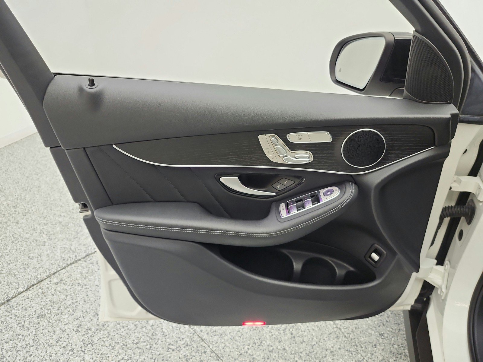 Used 2022 Polar White Mercedes-Benz GLC 300 SUV image 15