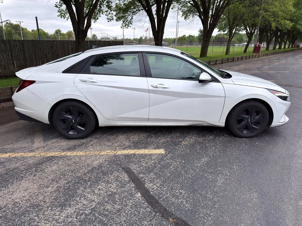 Used 2021 Gray Hyundai SEL image 8