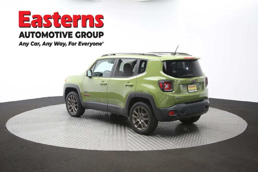 Used 2016 Green Jeep Latitude image 67