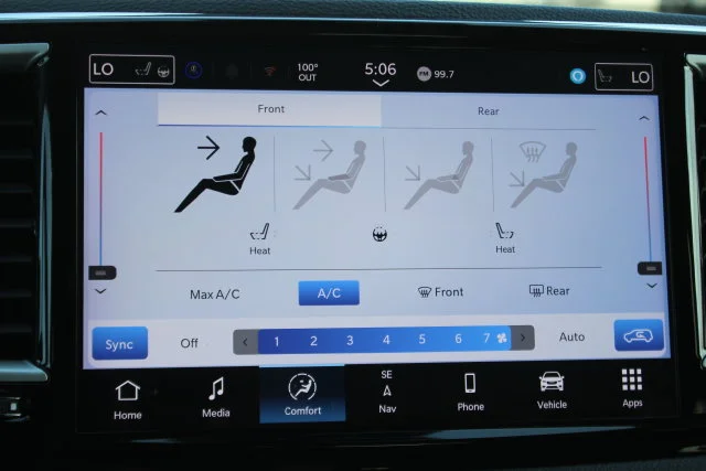 Used 2024 White Chrysler Select Road Tripper image 7