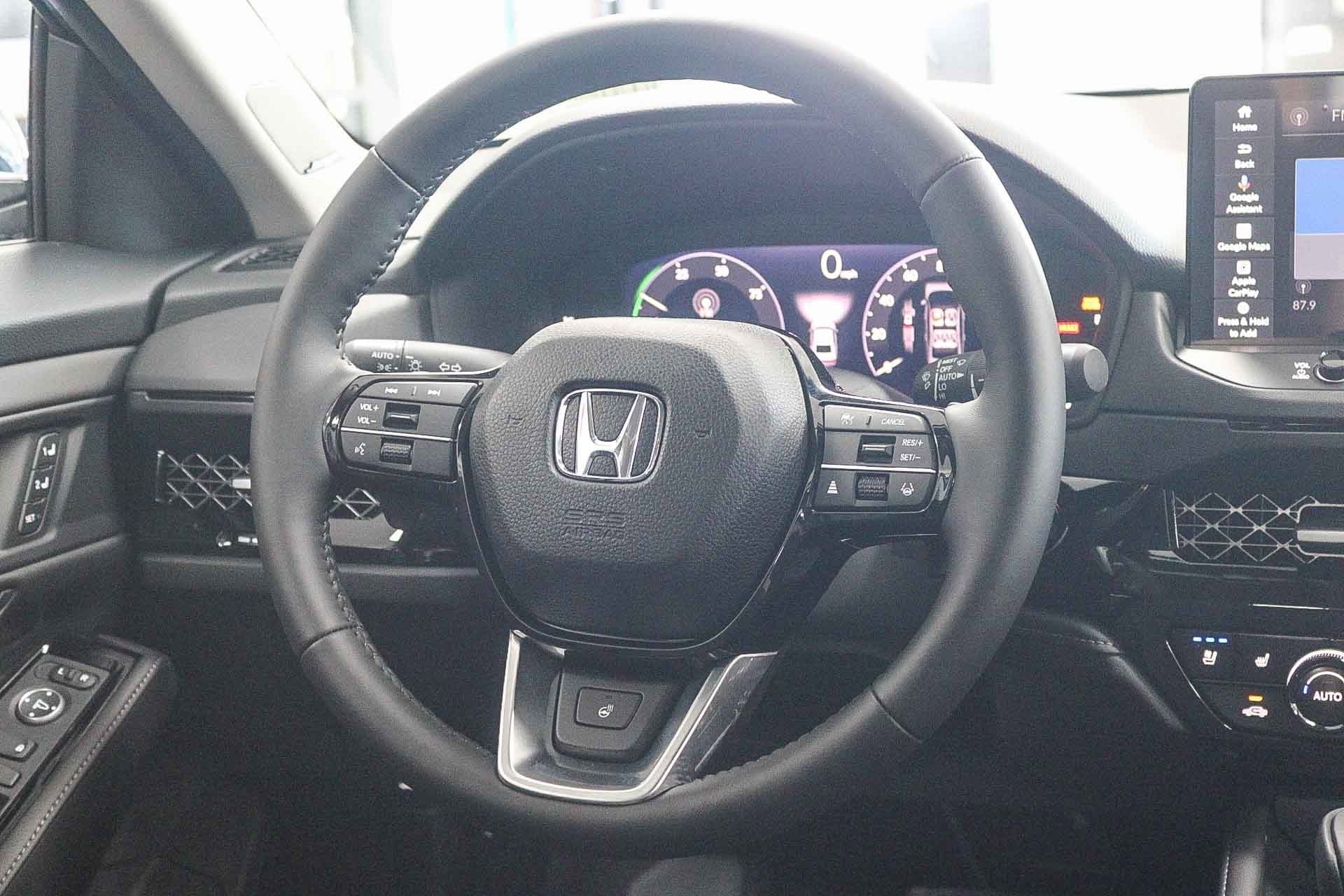 New 2026 Solar Silver Metallic Honda Touring image 17