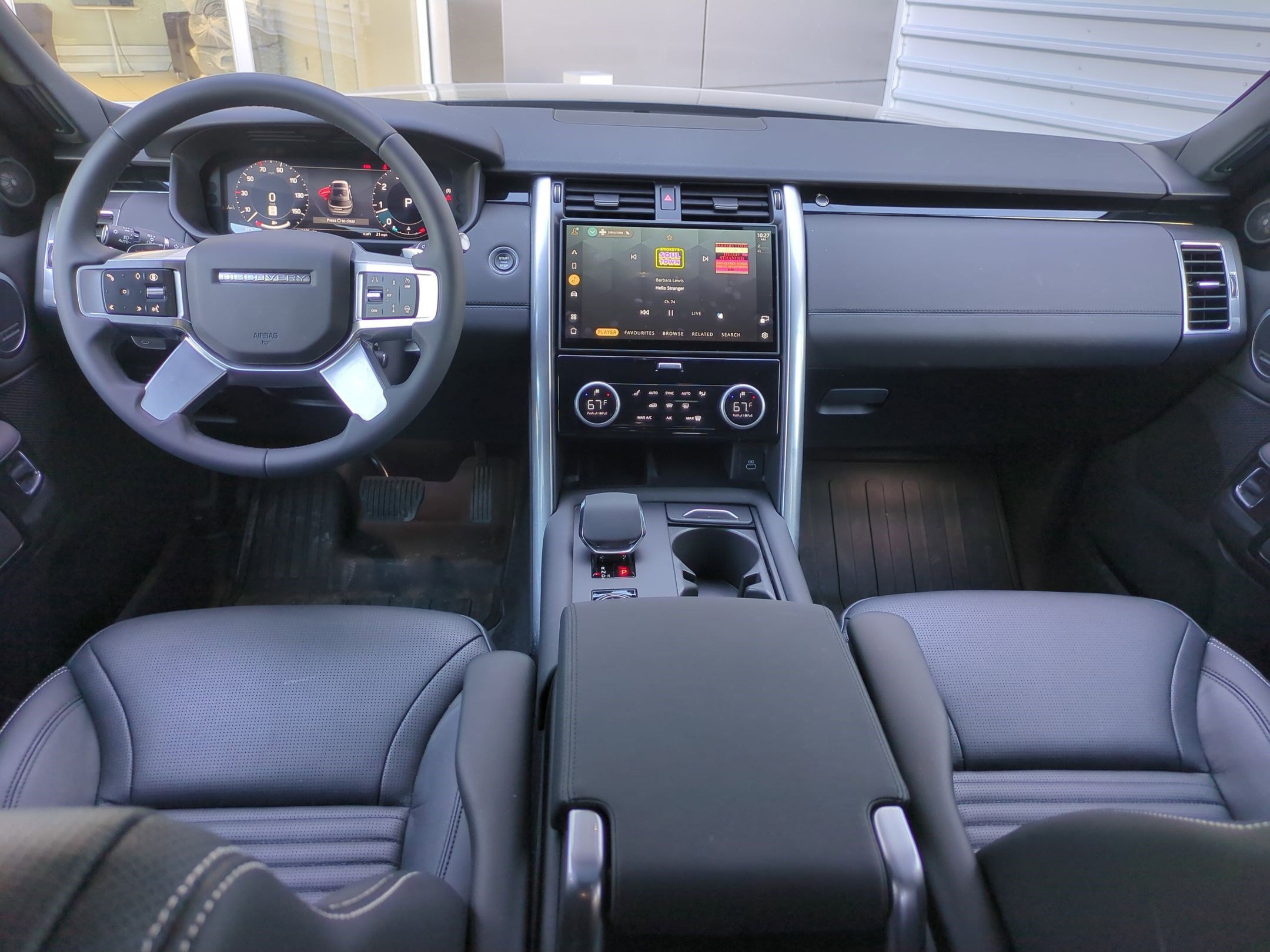 Used 2025 Santorini Black Metallic Land Rover S image 22