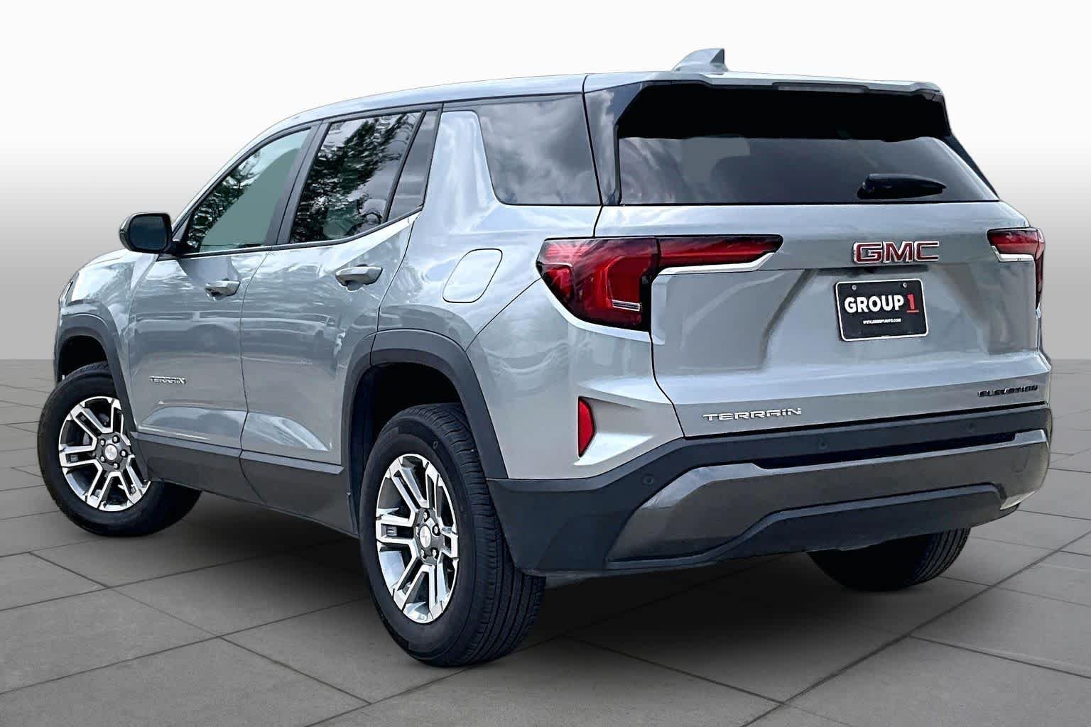 Used 2025 Sterling Metallic GMC FWD Elevation image 11