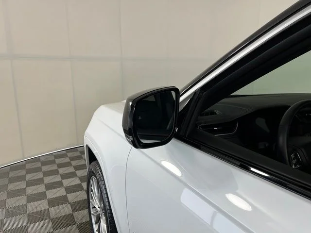 Used 2023 White Jeep Summit image 14