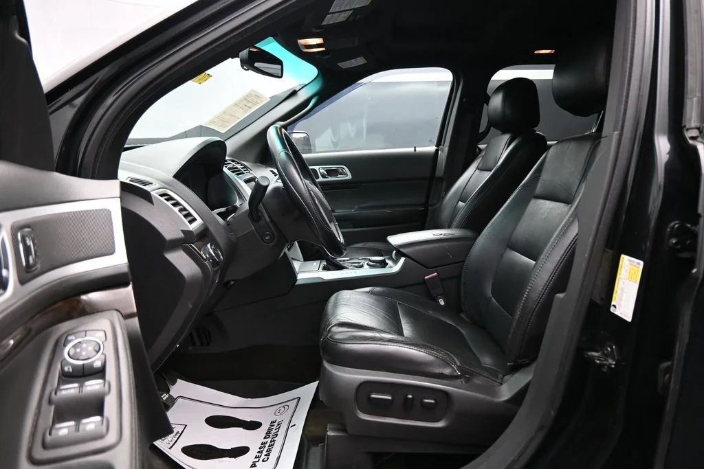 Used 2013 Black Ford Limited image 9