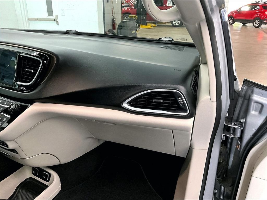Used 2017 Billet Silver Metallic Clearcoat Chrysler Touring L Plus image 13