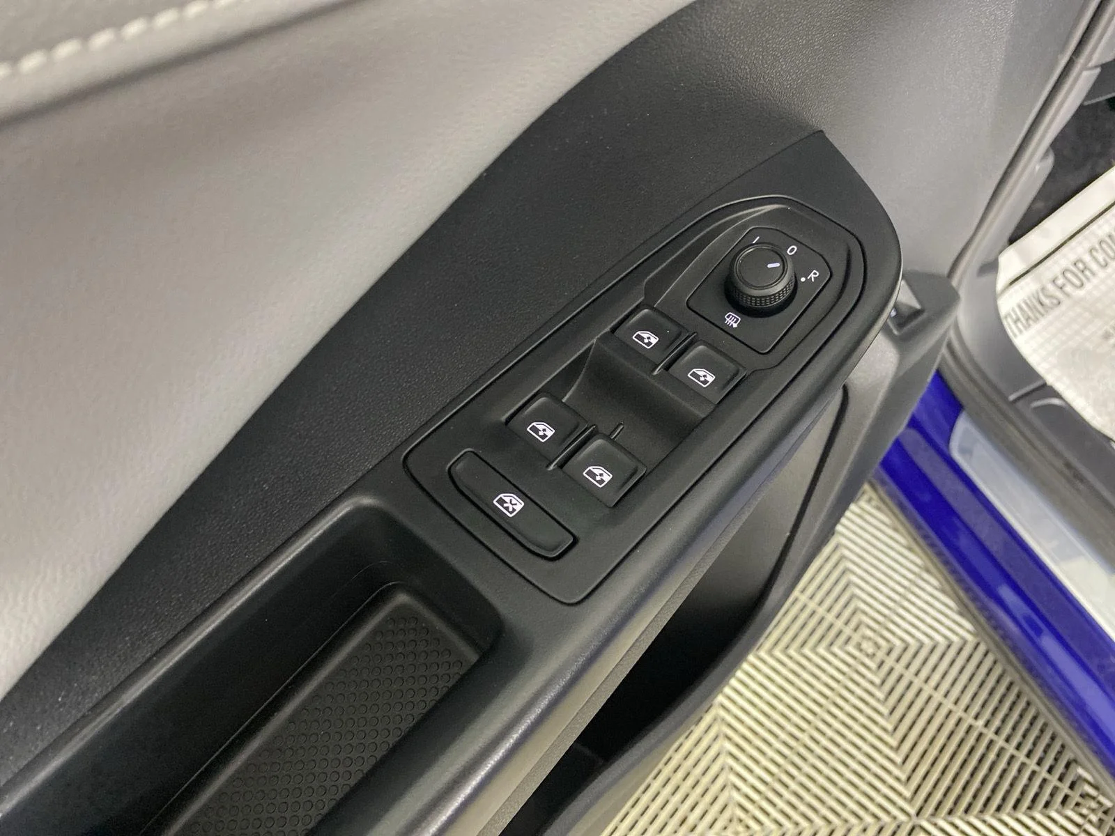 Used 2024 Dusk Blue Metallic Volkswagen SE image 20