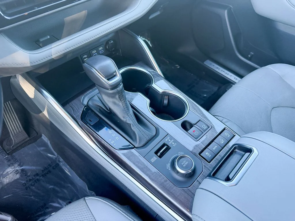 2022 Toyota Highlander Limited - Photo 21