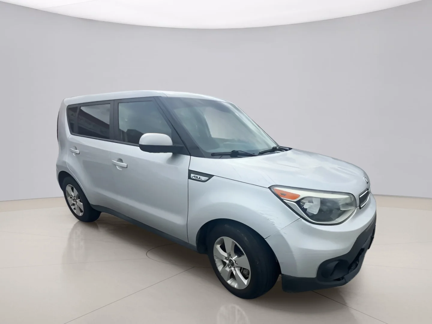 Used 2018 Silver Kia  image 7