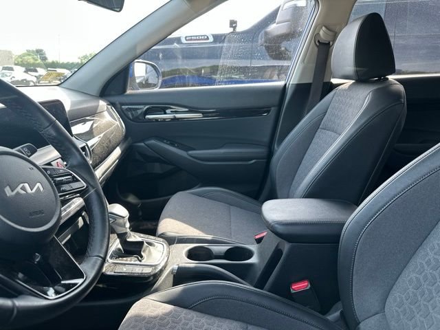Used 2024 Blue Kia S image 7