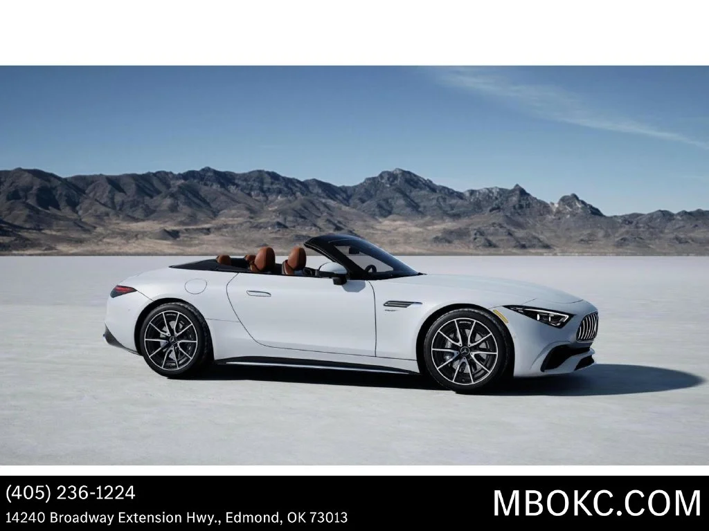 New 2027 MANUFAKTUR Moonlight White Metallic Mercedes-Benz AMG® SL 43 Roadster image 15