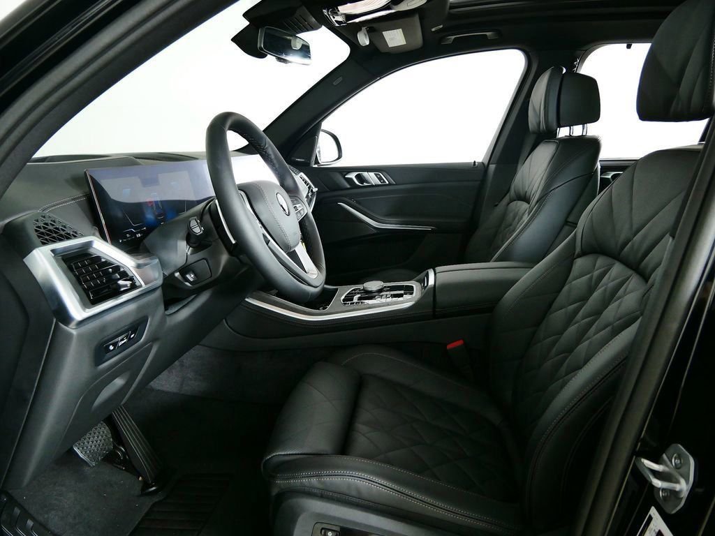 Certified Used 2026 Black Sapphire Metallic BMW xDrive40i image 35