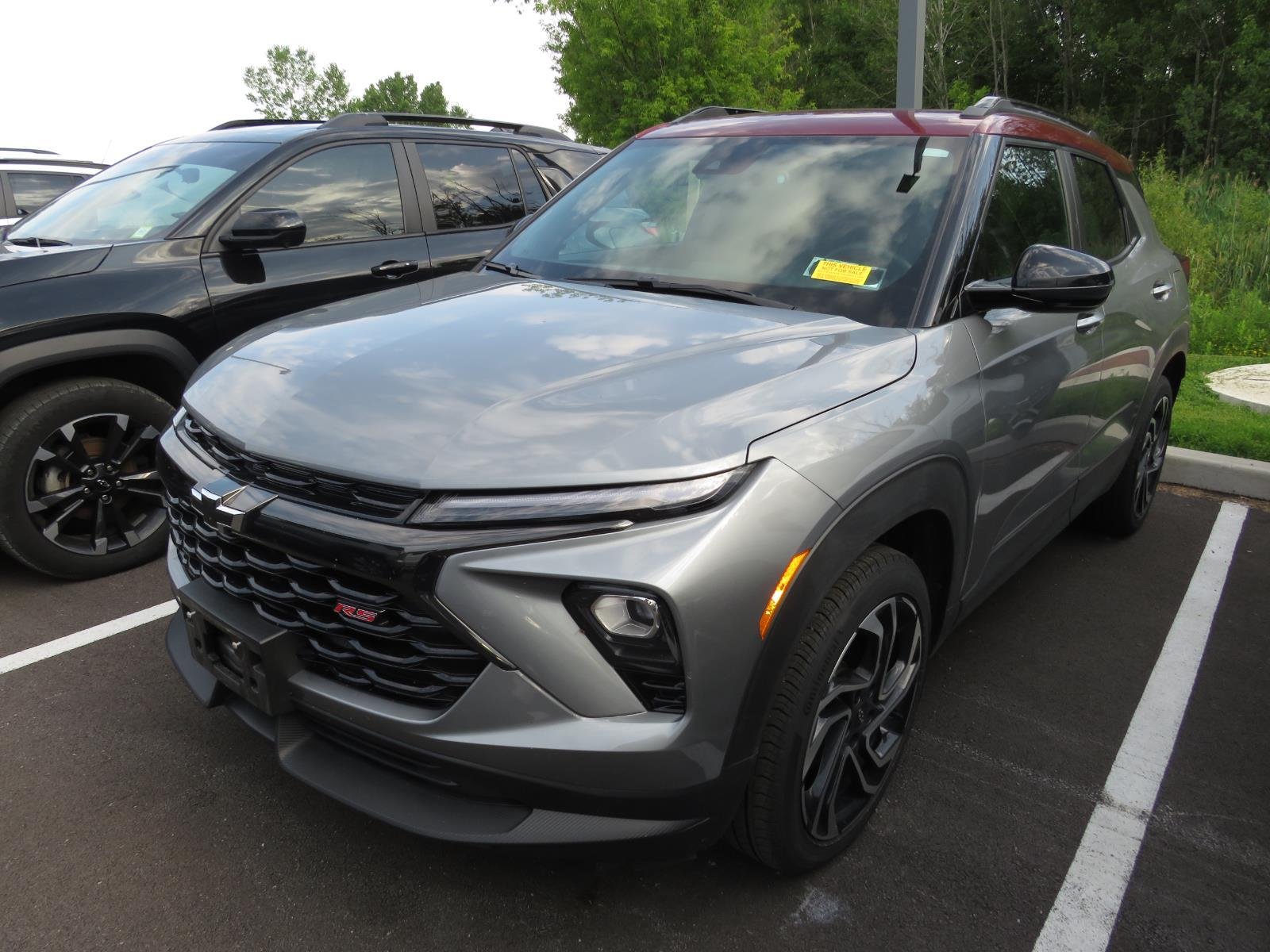 Used 2025 Sterling Gray Metallic Chevrolet RS image 5