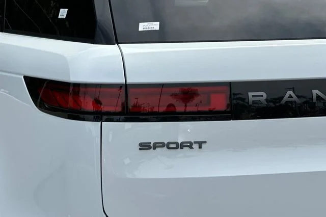 New 2026 Fuji White Land Rover SE image 25