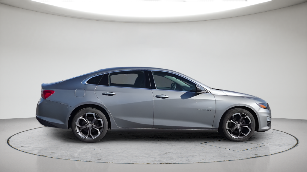 Used 2023 Gray Chevrolet LT image 5