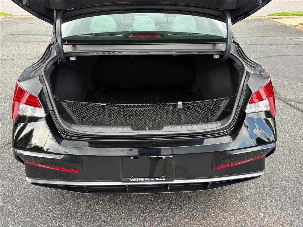 Certified Used 2025 Abyss Black Pearl Hyundai Limited image 23